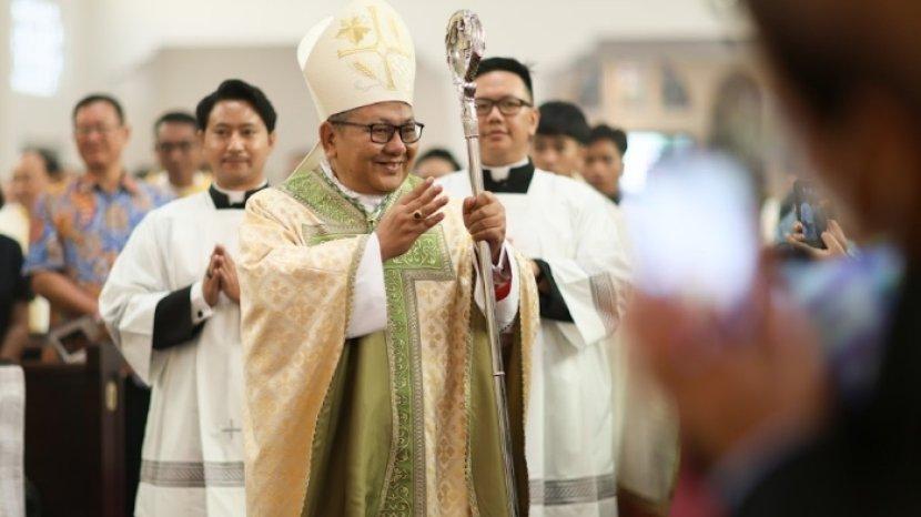 Mgr. Agustinus Tri Budi Utomo Memulai Pelayanan di Keuskupan Surabaya