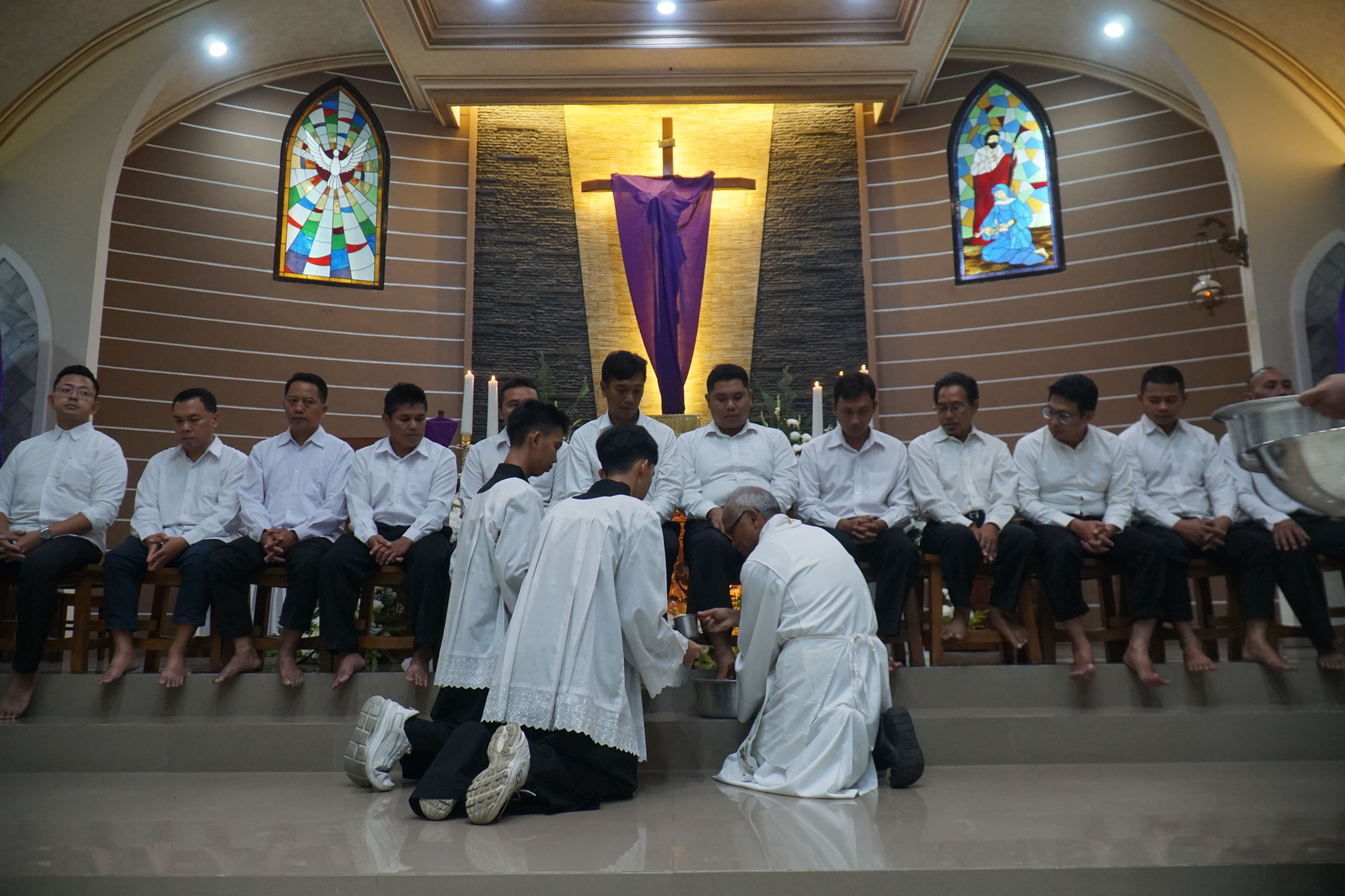 GRJ260402-1 Kamis Putih 2026