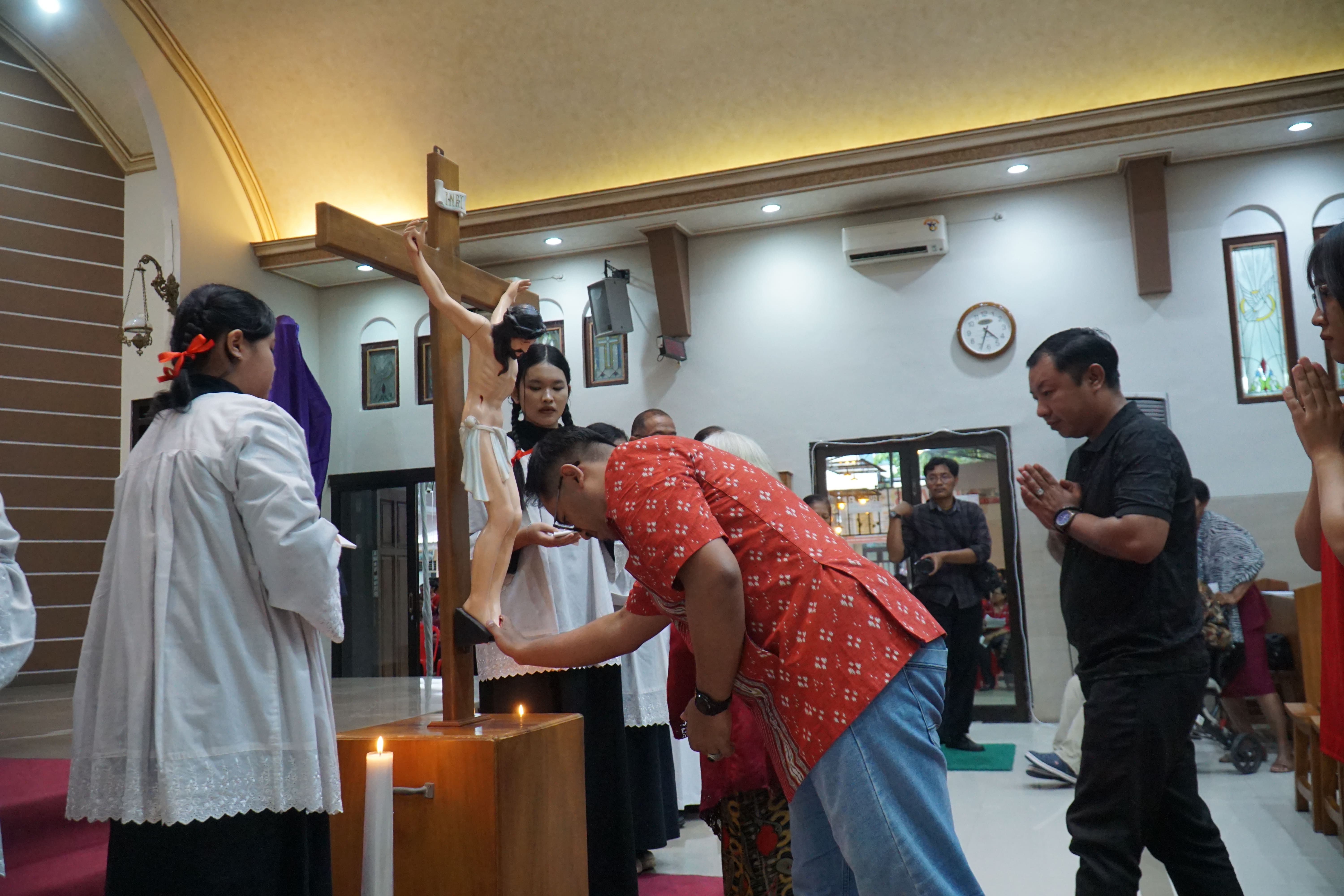 GRJ260403-2 Jumat Agung 2026